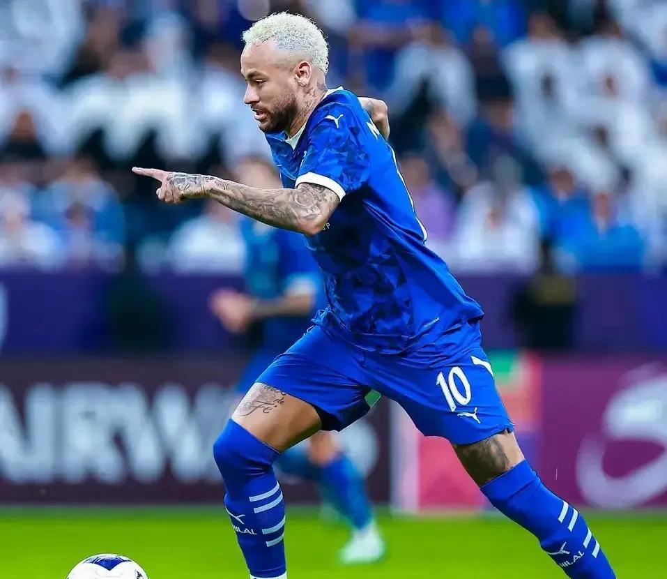 开云-关于内马尔在雄鹿比赛中最后时刻胜出,表现优异引发热议!赛场气氛高涨的信息-开云