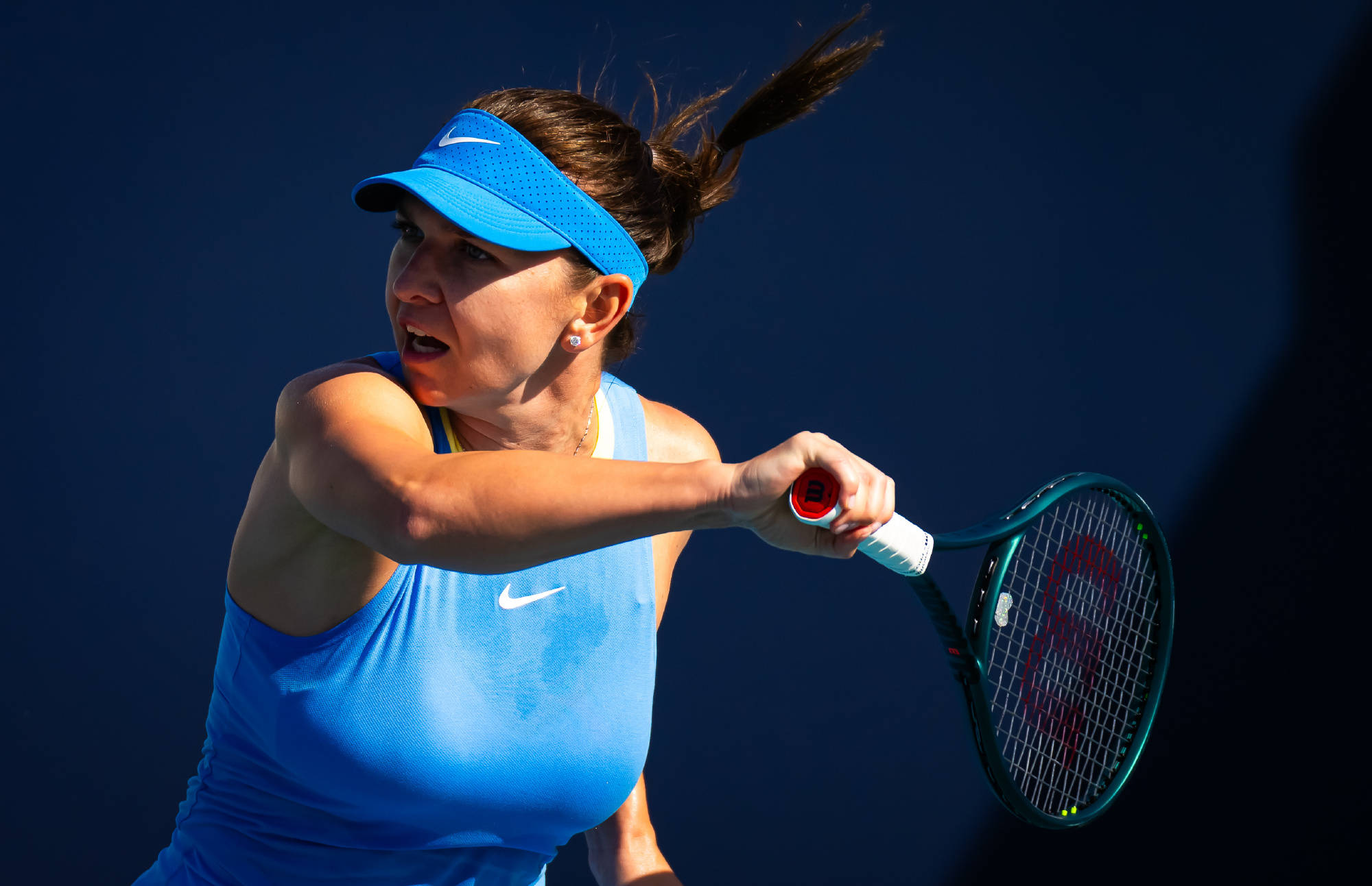 开云登录入口-莎拉波娃在TL比赛中反败为胜，晋级下一阶段引发热议！赢得满堂喝彩-开云登录入口