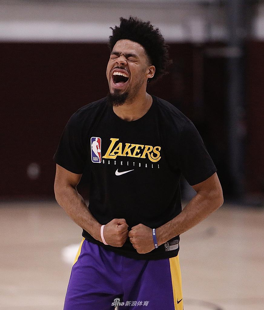 迈阿密热火回应争议备战NBA季后赛犹他爵士围绕葡超豪取连胜之后，金州勇士赛后复出首秀